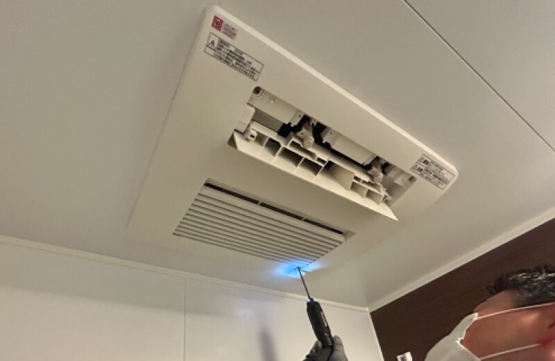 浴室換気乾燥機修理工事の写真