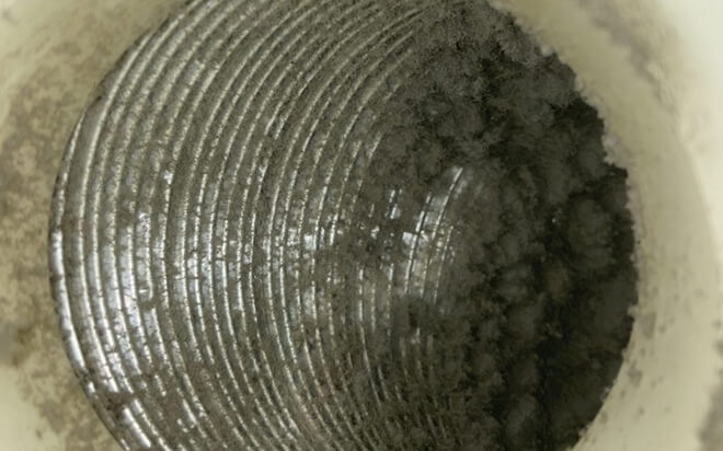 換気ダクト清掃前の写真